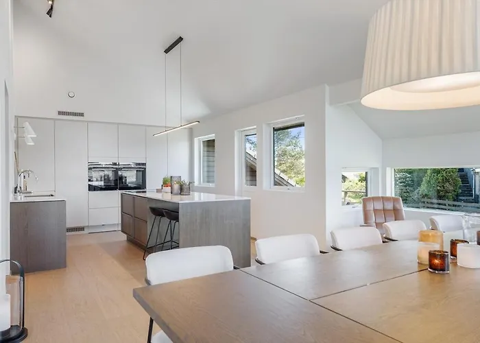 Exclusive Family Villa In Haugesund - Lovely Ocean View, 5 Bedroom, Free Parking