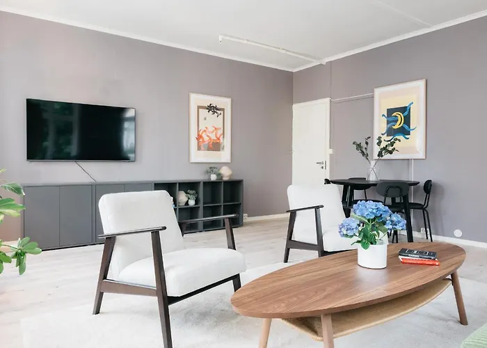 S54 - Private Rooms In The City Center