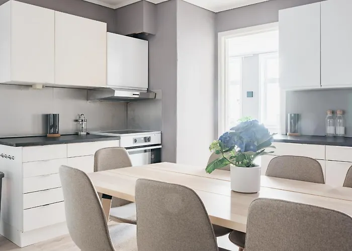 S54 - Private Rooms In The City Center